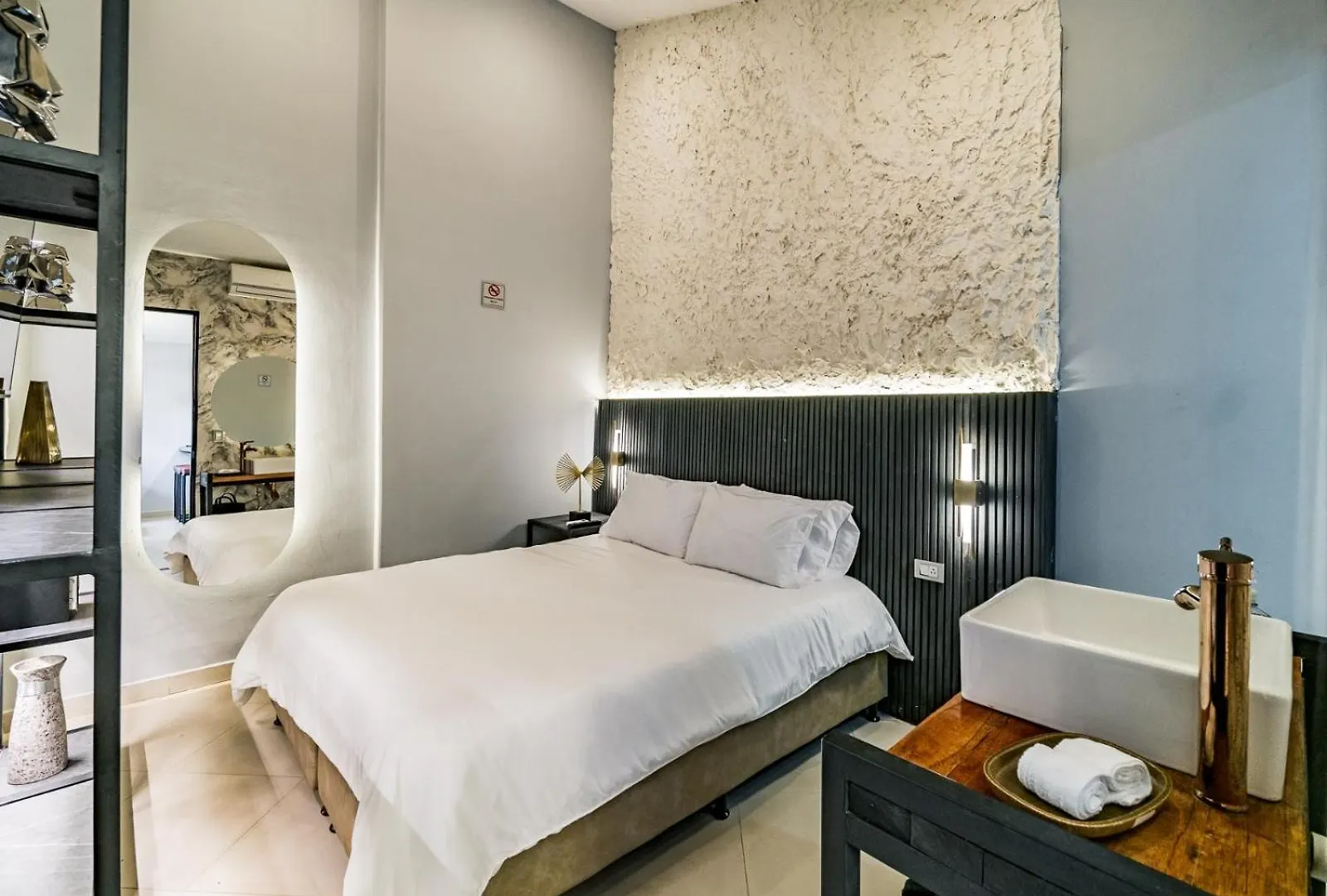 One Apartments Lleras Medellin