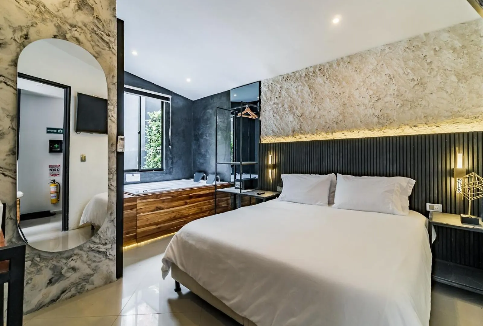 One Apartments Lleras Medellin