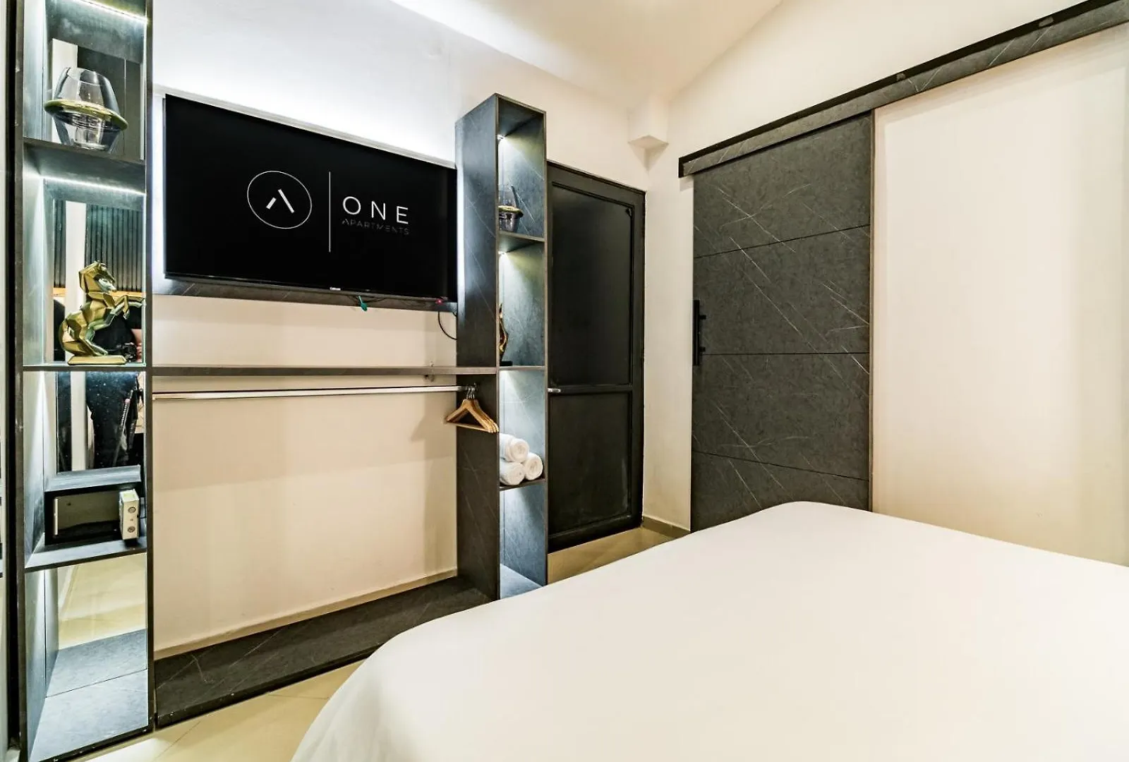 One Apartments Lleras Medellin