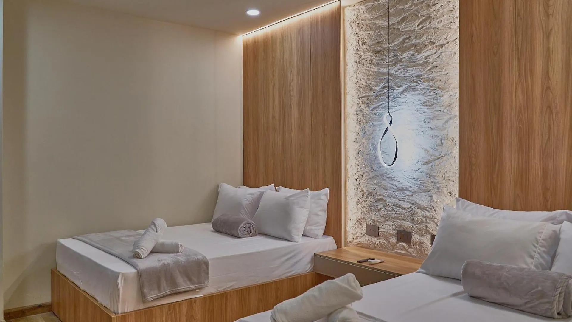 One Apartments Lleras Medellin 0*,