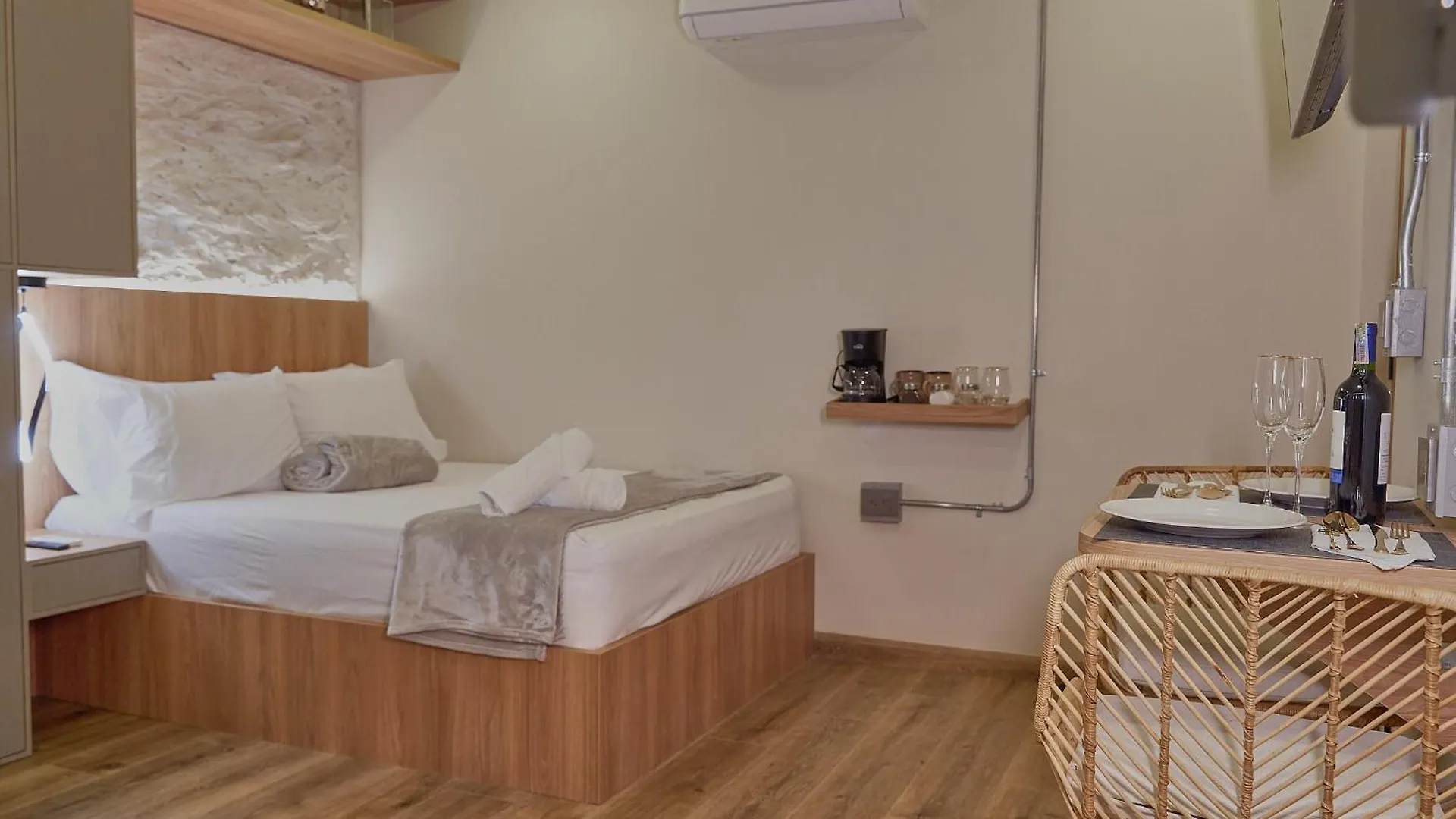 One Apartments Lleras Medellin 0*,  Colombia