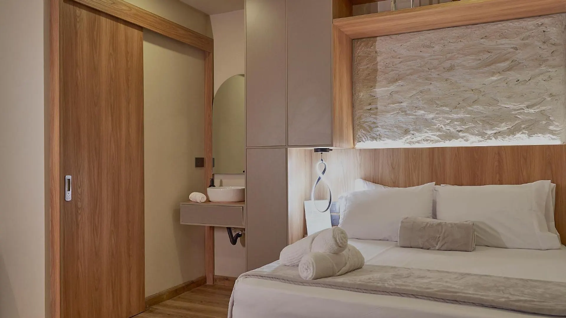 One Apartments Lleras Medellin