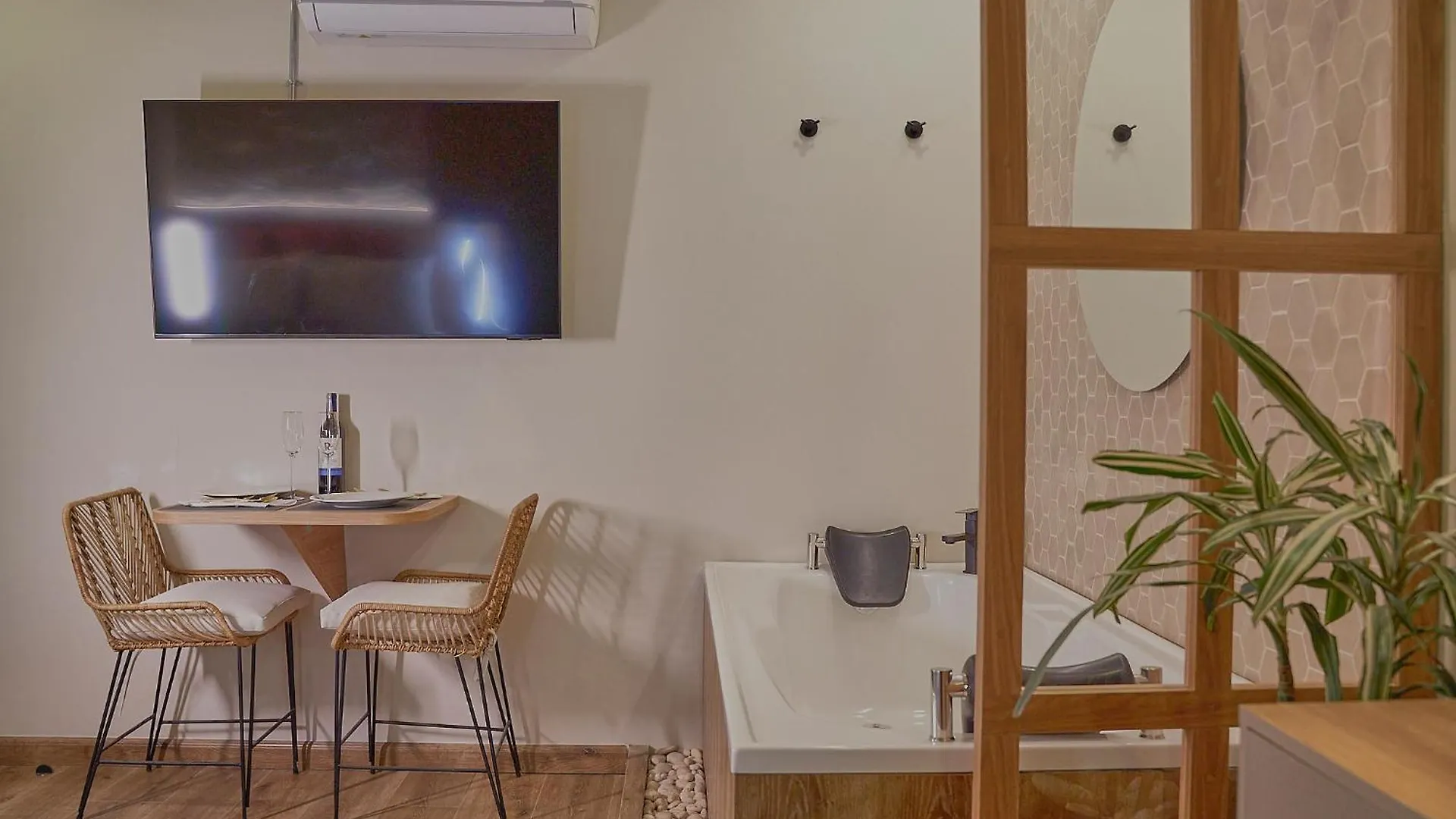 One Apartments Lleras Medellin 0*,  Colombia