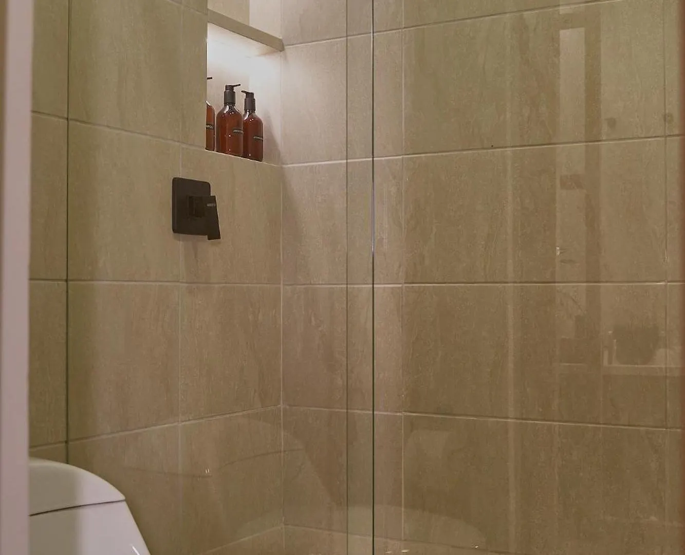 One Apartments Lleras Medellin