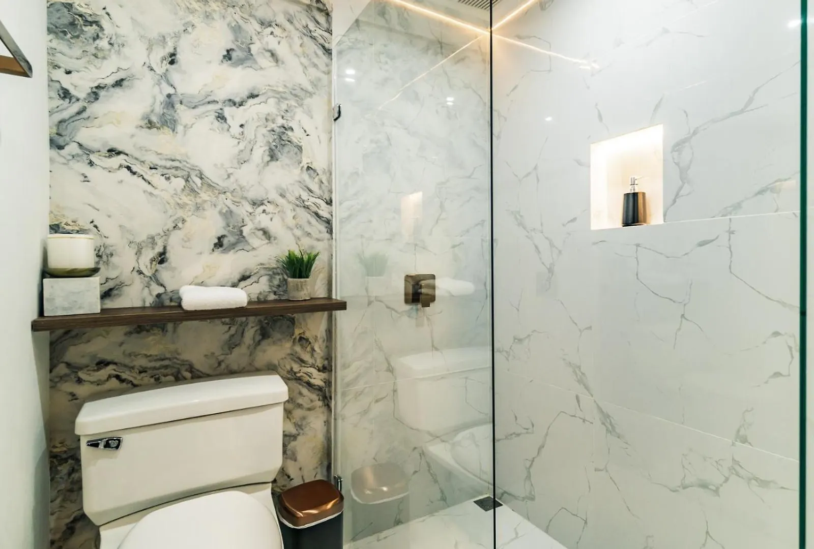 One Apartments Lleras Медельин 0*,  Колумбия